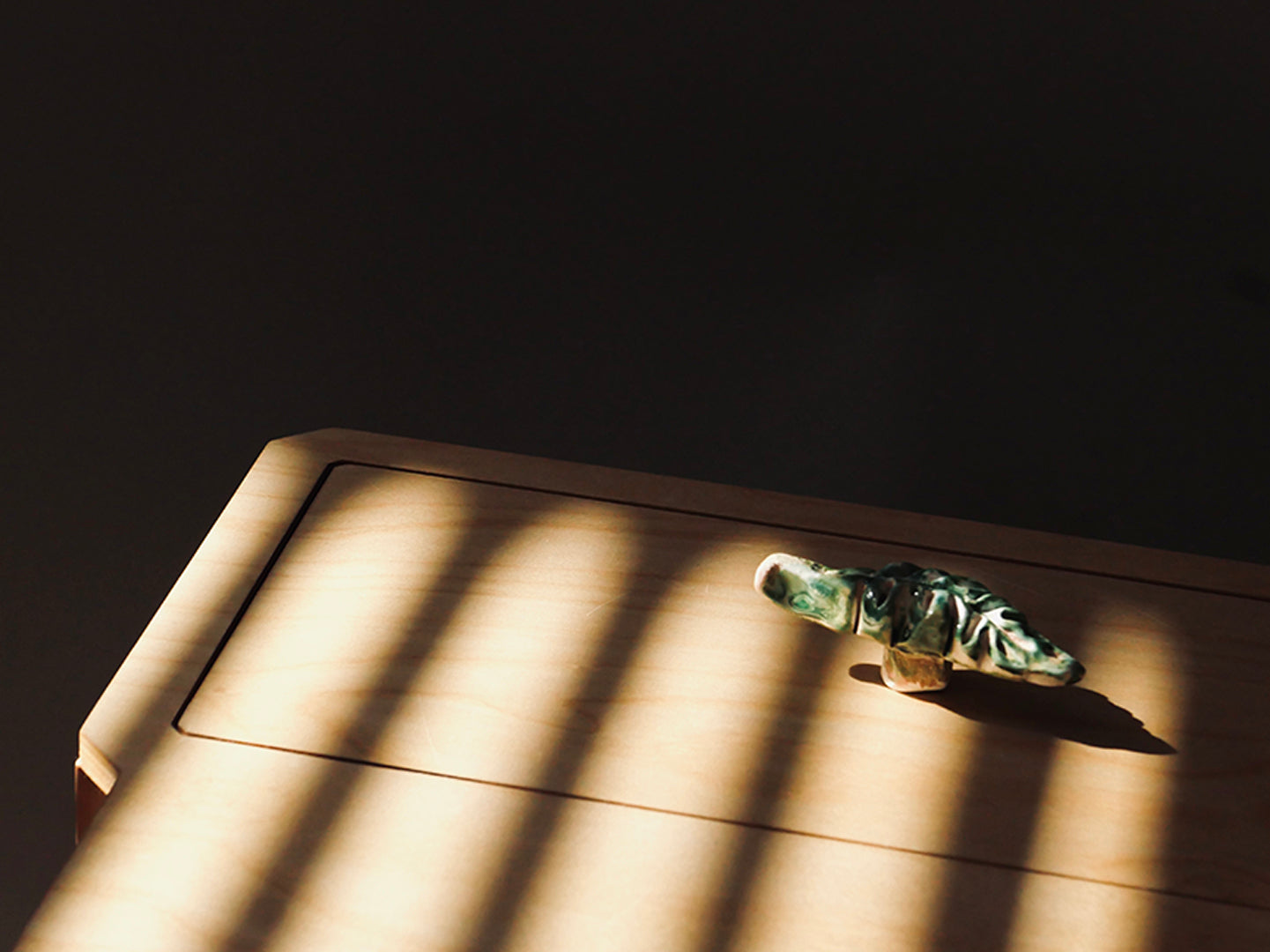 Ceramic knob, green