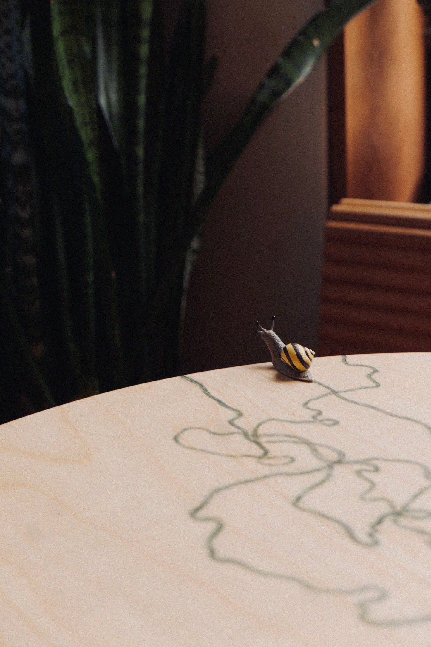 Riva Table with Snail Trail