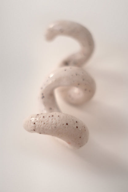 Swirl Hook - speckled white