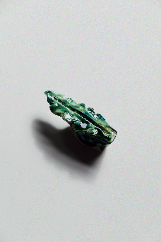 Ceramic knob, green leaf